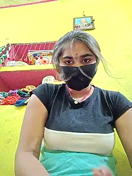 Snapshot of Cute_Mahek99 chatting on 05-05-26, 04:26 Cute Mahek99 online show from 05-05-26, 04:26