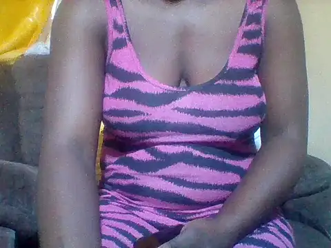 Snapshot of zee66658 chatting on 03-23-26, 03:43 zee66658 online show from 03-23-26, 03:43