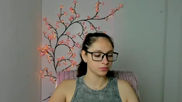KissMeJulia online show from 06-16-26, 11:13
