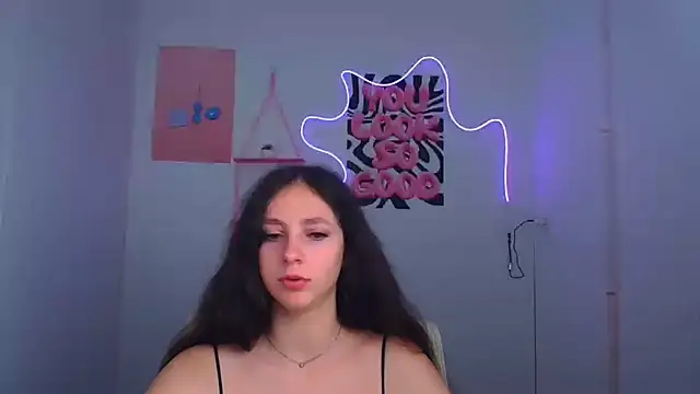Snapshot of KissMeJulia chatting on 06-27-26, 05:34 KissMeJulia online show from 06-27-26, 05:34