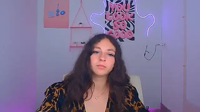 Snapshot of KissMeJulia chatting on 07-20-26, 10:39 KissMeJulia online show from 07-20-26, 10:39