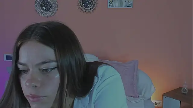 Snapshot of Luna_velmont chatting on 02-23-26, 02:14 Luna velmont online show from 02-23-26, 02:14