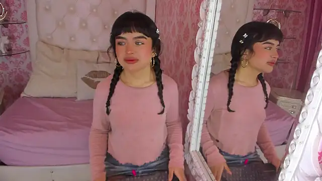 Snapshot of Mai_Rouse chatting on 02-23-26, 12:13 Mai Rouse online show from 02-23-26, 12:13