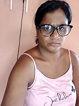 indianstrawberrylips4u online show from 03-21-26, 08:19