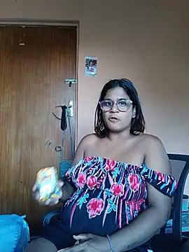 indianstrawberrylips4u online show from 05-15-26, 08:32