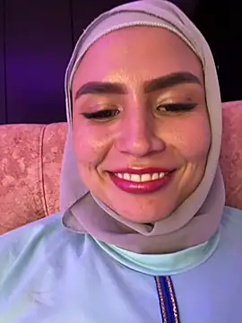 Snapshot of Darsha_Khemu chatting on 04-21-26, 01:42 Darsha Khemu online show from 04-21-26, 01:42