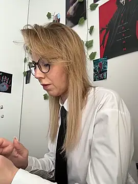 LisaMurr online show from 03-18-26, 10:29