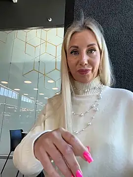 LisaMurr online show from 04-20-26, 11:24