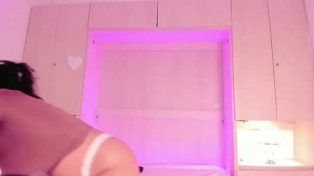 ElaRey  online show from 03-07-26, 12:02