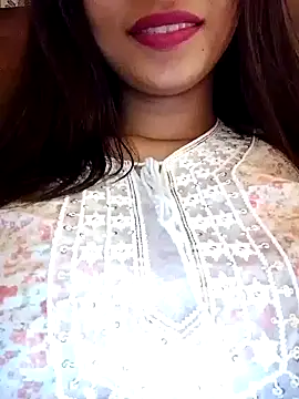 Snapshot of cute_girl_29 chatting on 07-22-26, 05:05 cute girl 29 online show from 07-22-26, 05:05