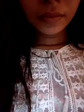 Snapshot of cute_girl_29 chatting on 07-31-26, 04:39 cute girl 29 online show from 07-31-26, 04:39