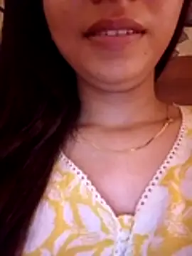 Snapshot of cute_girl_29 chatting on 08-04-26, 05:15 cute girl 29 online show from 08-04-26, 05:15