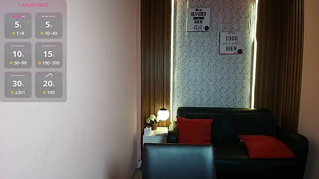 Snapshot of MoriahStorm chatting on 07-18-26, 12:53 MoriahStorm online show from 07-18-26, 12:53