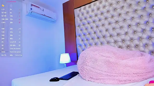 IsabellaaLux  online show from 03-12-26, 07:53