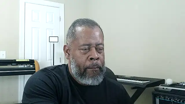 Cleozevo1961 online show from 03-25-26, 04:46