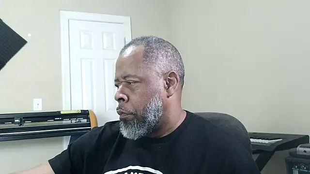 Cleozevo1961 online show from 03-27-26, 04:07