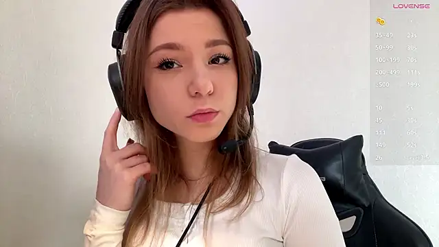 Snapshot of aera_elese chatting on 02-19-26, 08:43 aera elese online show from 02-19-26, 08:43