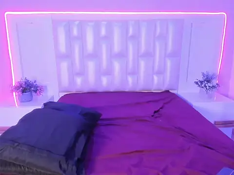 Snapshot of Liia_Collins chatting on 02-25-26, 05:55 Liia Collins online show from 02-25-26, 05:55