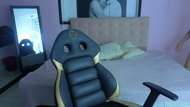 Sweett liia  online show from 04-17-26, 07:50