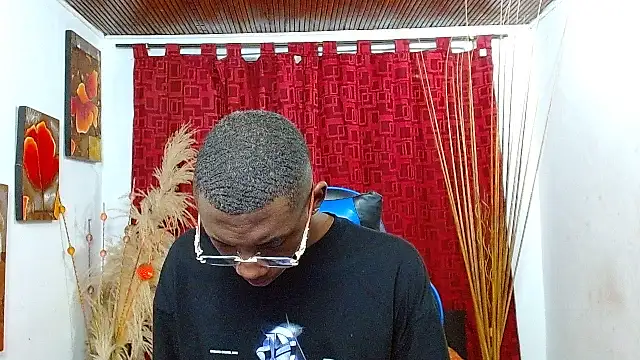 Snapshot of milo018 chatting on 02-17-26, 08:48 milo018 online show from 02-17-26, 08:48