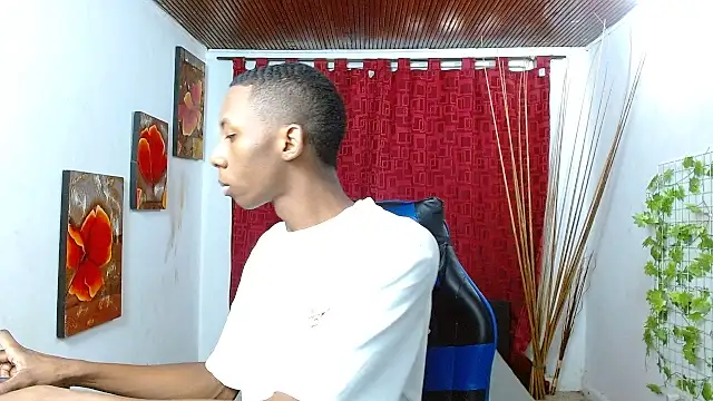 milo018 online show from 05-05-26, 02:03