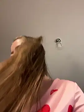 Snapshot of clarabarness15 chatting on 02-28-26, 05:41 clarabarness15 online show from 02-28-26, 05:41