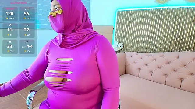 Snapshot of Nadia_Privee chatting on 02-21-26, 09:16 Nadia Privee online show from 02-21-26, 09:16