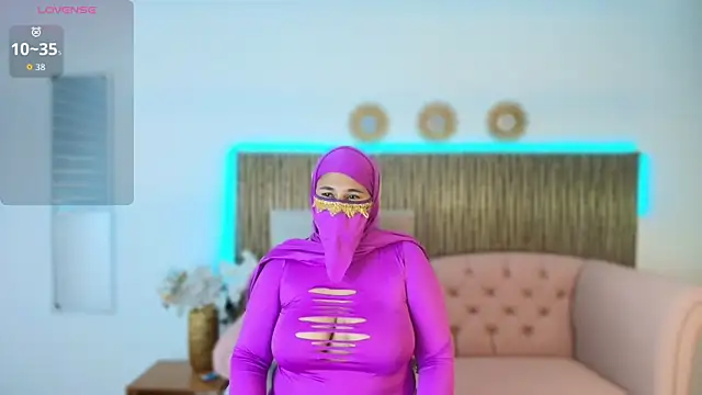 Snapshot of Nadia_Privee chatting on 02-24-26, 07:12 Nadia Privee online show from 02-24-26, 07:12