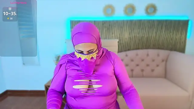 Snapshot of Nadia_Privee chatting on 02-26-26, 06:07 Nadia Privee online show from 02-26-26, 06:07