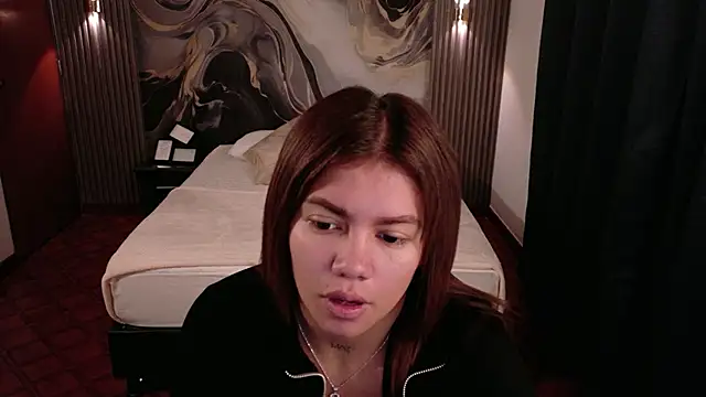 Snapshot of Alessia_Monroe_ chatting on 06-02-26, 08:00 Alessia Monroe online show from 06-02-26, 08:00