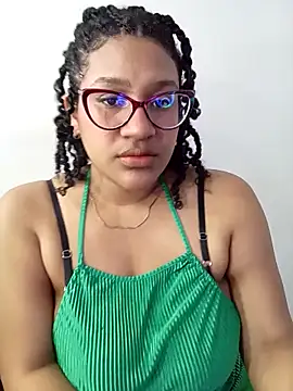 Snapshot of gigiblue89 chatting on 04-30-26, 07:47 gigiblue89 online show from 04-30-26, 07:47