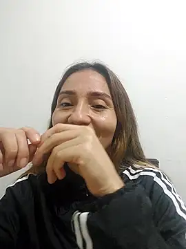 Snapshot of isaa- chatting on 03-04-26, 02:39 isaa- online show from 03-04-26, 02:39