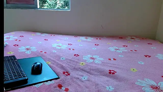 valkahot20 online show from 03-21-26, 02:31