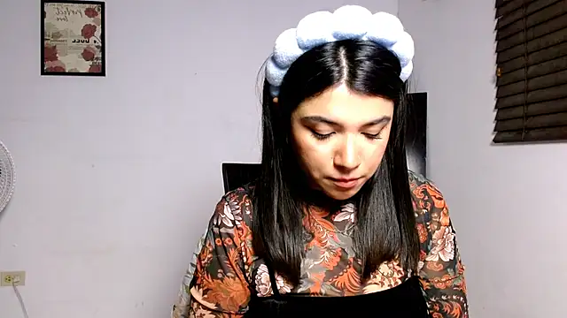 Snapshot of MiaDiamontLatin chatting on 04-22-26, 03:09 MiaDiamontLatin online show from 04-22-26, 03:09