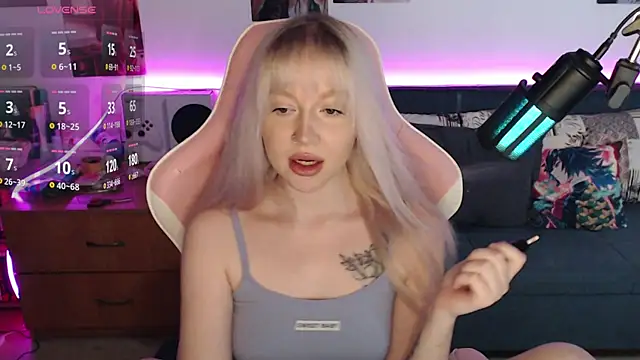 Snapshot of fantasy_lisaa chatting on 04-11-26, 09:35 fantasy lisaa online show from 04-11-26, 09:35