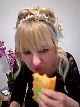 Snapshot of -Nefertiti- chatting on 03-02-26, 03:52 -Nefertiti- online show from 03-02-26, 03:52