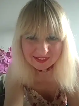 Snapshot of -Nefertiti- chatting on 04-09-26, 04:34 -Nefertiti- online show from 04-09-26, 04:34