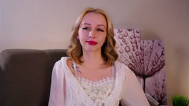 Snapshot of EugeniaEarl chatting on 02-21-26, 01:12 EugeniaEarl online show from 02-21-26, 01:12