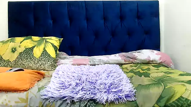 CurvyAssXX21 online show from 03-28-26, 06:40