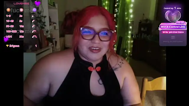 Snapshot of MagicCurves chatting on 06-09-26, 10:21 MagicCurves online show from 06-09-26, 10:21