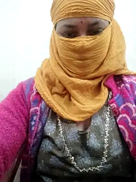 Snapshot of Desi_Heat_Couple chatting on 02-19-26, 06:42 Desi Heat Couple online show from 02-19-26, 06:42