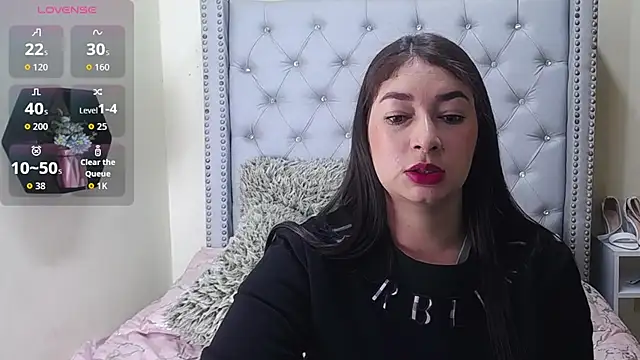 Snapshot of skarlett__36 chatting on 02-27-26, 02:17 skarlett 36 online show from 02-27-26, 02:17