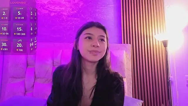 chloe bluee  online show from 03-19-26, 11:25