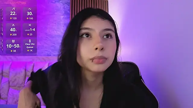 chloe bluee  online show from 04-17-26, 11:02