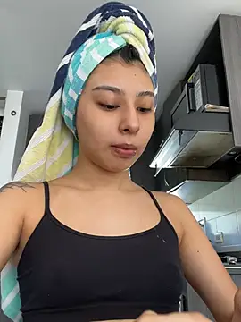 Snapshot of chloe_bluee_ chatting on 07-06-26, 03:03 chloe bluee online show from 07-06-26, 03:03