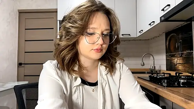 AinaSmith online show from 03-04-26, 10:21