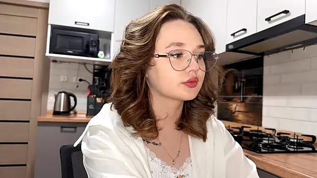 AinaSmith online show from 03-19-26, 01:04