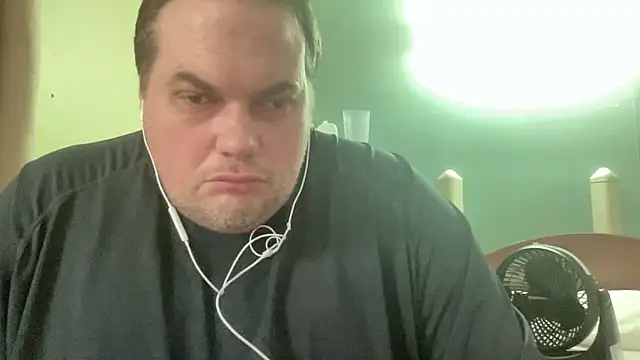 Snapshot of bdsm335 chatting on 02-21-26, 04:08 bdsm335 online show from 02-21-26, 04:08