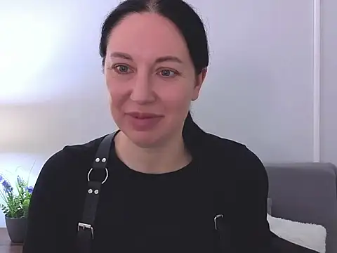 Snapshot of MiaFair chatting on 06-14-26, 06:37 MiaFair online show from 06-14-26, 06:37
