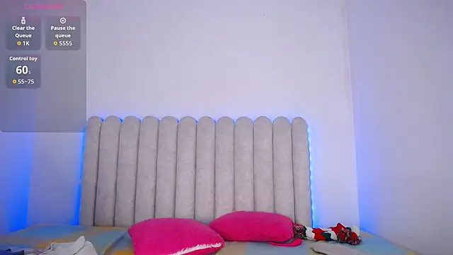 Snapshot of MiaFoox__ chatting on 02-26-26, 10:20 MiaFoox online show from 02-26-26, 10:20